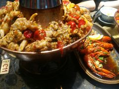 -沪小二炭火蛙锅(淮海中路美食不夜城店)