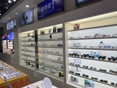 -诺柯视眼镜-蔡司依视路官方工厂店(淞南一店)