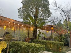 -茅草房·河畔园林火锅