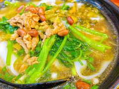 酸豆角肉丝粉-龙记桂林米粉店(书城路店)
