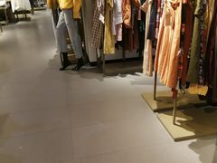 -URBAN REVIVO(北京斯普瑞斯奥特莱斯店)
