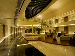 房间走廊-上海滴水湖皇冠假日酒店