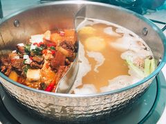 牛腩鸳鸯锅-左庭右院鲜牛肉火锅(浦江欢乐颂店)