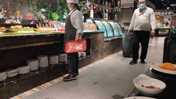 围炉自助餐厅在河东区爱琴海六层工作日午餐周一到周五每人499元要在