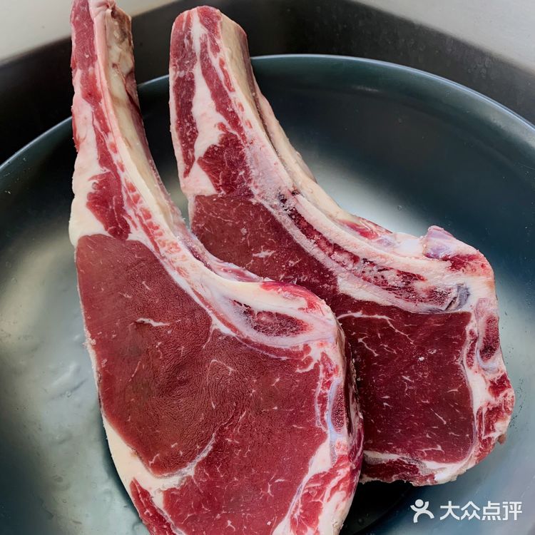 这次弄个美式吃法，为牛排先做了一个黑胡椒蘑菇酱