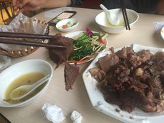 -闫家驴肉老店(华电一校店)