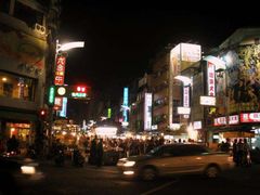 -六合夜市