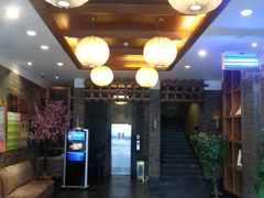 -阿瓦山寨·湘菜现炒·剁椒鱼头王(咸阳总店)