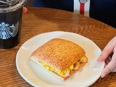 烟熏鸡肉谷物三明治-星巴克臻选(长沙运达中央广场店)