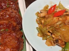 马蹄笋酸菜炒口蘑-平山宴(瘦西湖店)