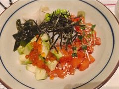 三文鱼波奇饭-wineapp葡萄酒餐吧(外滩金融中心店)