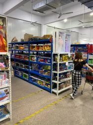 -逝水玩具折扣店