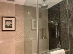 -上海龙之梦万丽酒店