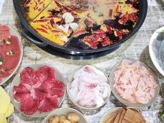 -渝嘴小老弟老火锅(华新村店)