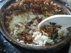 招牌鹅乸煲仔饭-阳江河堤老牌曾记美食