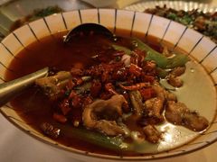 馋嘴牛蛙-龙门阵茶屋川菜馆(武康路店)