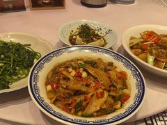 -客家大院·非遗赣南客家菜(郁孤台店)