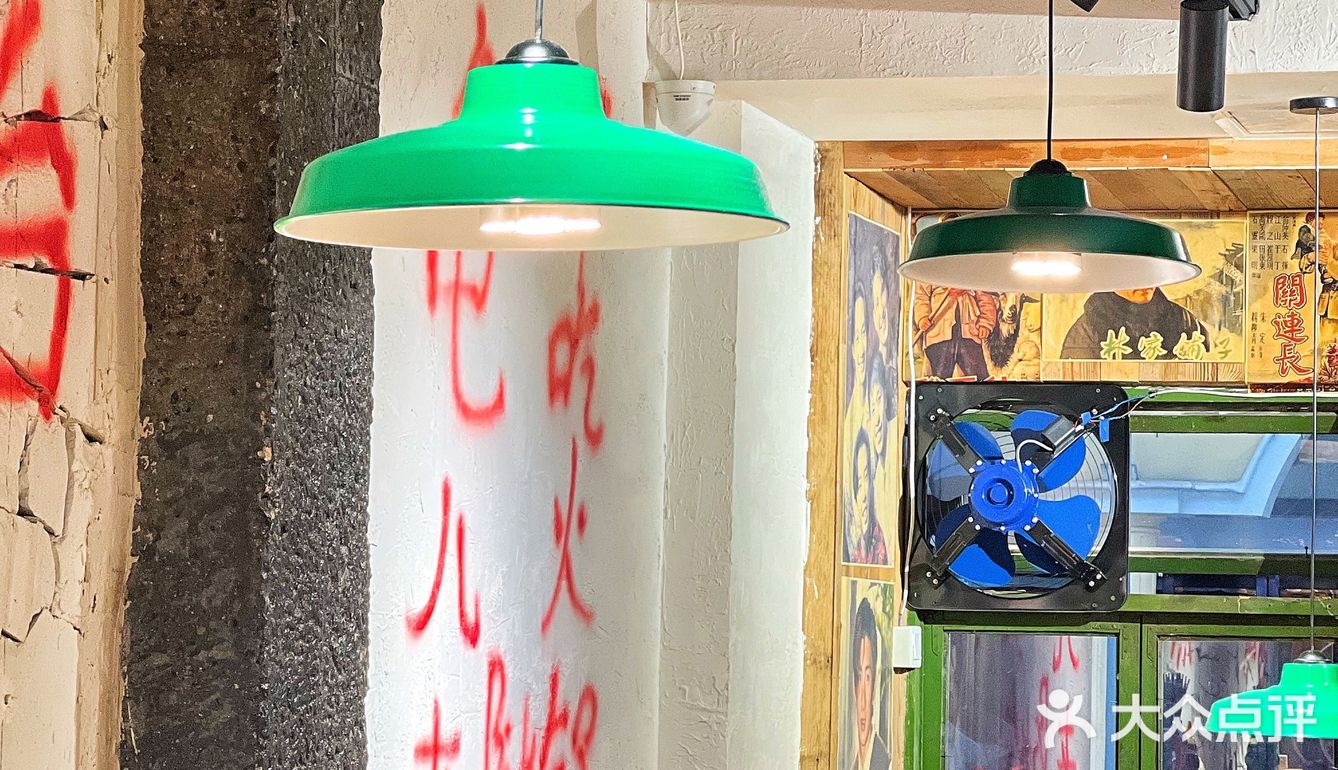 🔵：单方面宣布这家火锅的锅底和蛋炒饭年度最佳