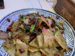 -霄汉牛三鲜湖北砂锅菜(万松园2店)