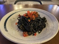 墨鱼面伴虾和卡拉布利亚肉肠番茄汁-FISH&POTATO Cō(地中海美食 万象城店)