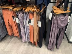 -lululemon(比斯特购物村店)