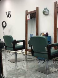 门面-V8潮牌·接发烫染连锁