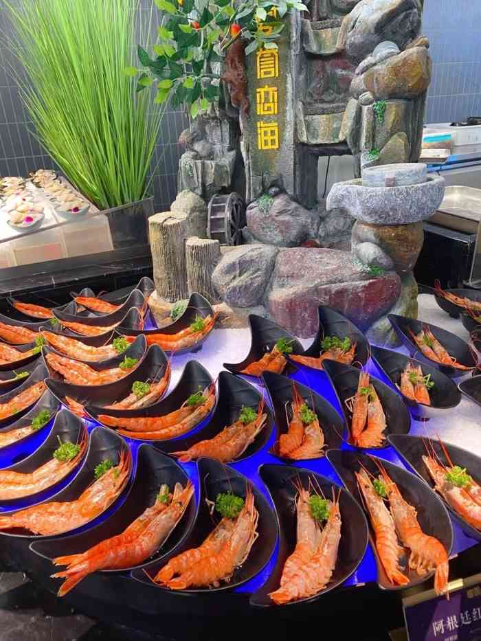 宴誉恋海·活鲜刺身美学自助(新街口店)-"下雨天想着人应该不多,于是