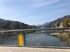 -百里峡七彩艺术小镇