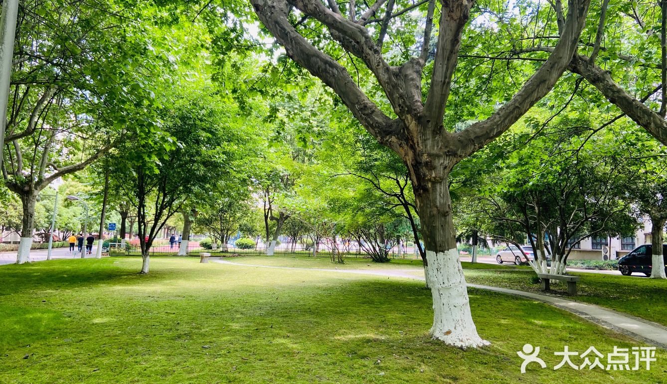 工商大学外的实惠小店