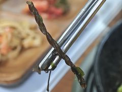 螺旋状的海藻-城山辣炒黑猪肉