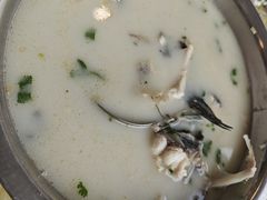 -雪湖煜辰鱼头老店(雪野湖店)