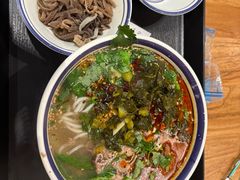 -云阿蛮云南生烫牛肉米线(奉贤路店)