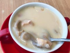 鸡茸蘑菇汤-必胜客(砂之船中东奥莱店)
