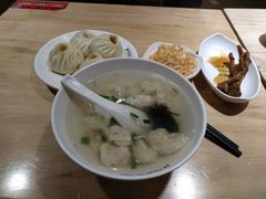 民国传统小馄饨-凤起龙游老面包子(凯德晶品店)