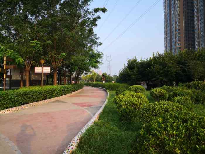 嵩阳公园-"嵩阳公园位于登封市嵩阳书院景区附近,是-.