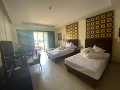 -三亚湾海居铂尔曼度假酒店