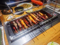 会自己转的烧烤炉-悦屋老板娘的烤肉店(紫薇田园店)