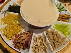 -怪噜范·老贵阳街头名小吃(汇金星力城店)