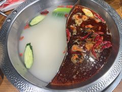 -东巴婆婆云南鱼豆花火锅(大东门店)