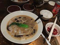 菌菇素汤粉-漆黑觉米粉(三里屯店)