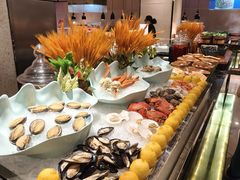 -广州万富希尔顿酒店·感趣自助餐厅·金秋蟹宴生蚝海鲜刺身