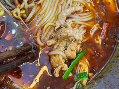水煮肉片米线-哪爪小锅米线·拌鸡爪