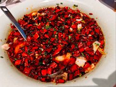 贡椒香汁水煮鱼片-巷子宽·酸菜鱼(迪士尼小镇店)