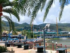 -亚龙湾亚泰商业街