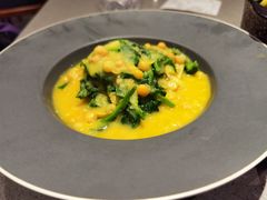豌豆黄浸豌豆尖-半山腰·云南菜(侨福芳草地店)
