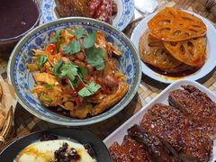 -爆炸头阿姨小四川正宗川味小吃(无任何分店)