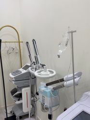 -苗方清颜专业祛痘·皮肤管理