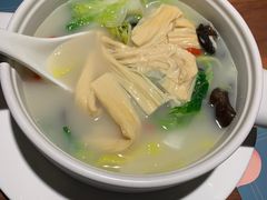 无油鱼汤腐竹煮时蔬-大树餐厅(益田假日店)