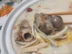 -三人行骨头王火锅(长寿店)