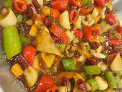 牛蛙爱上虾-江城燕子大排档(江汉路步行街店)